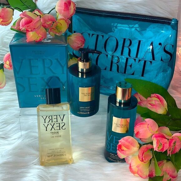 Victoria Secret Very Sexy Body Care Bundle & Beauty Bag - Picture 3 of 13